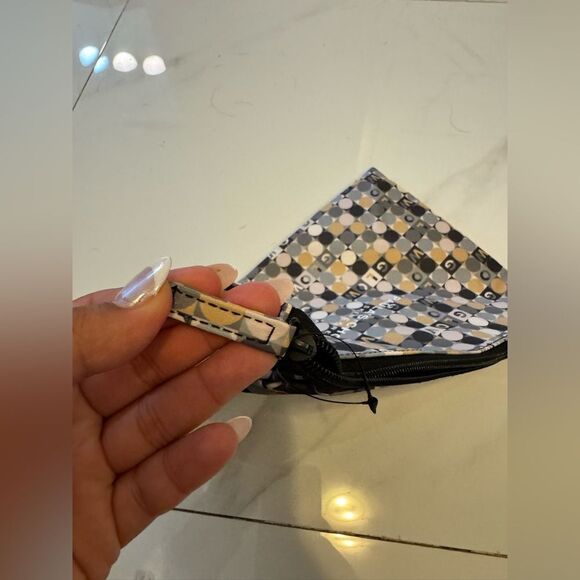 Paula's Choice Skincare Glow foldable cosmetics bag #18 - Picture 4 of 7